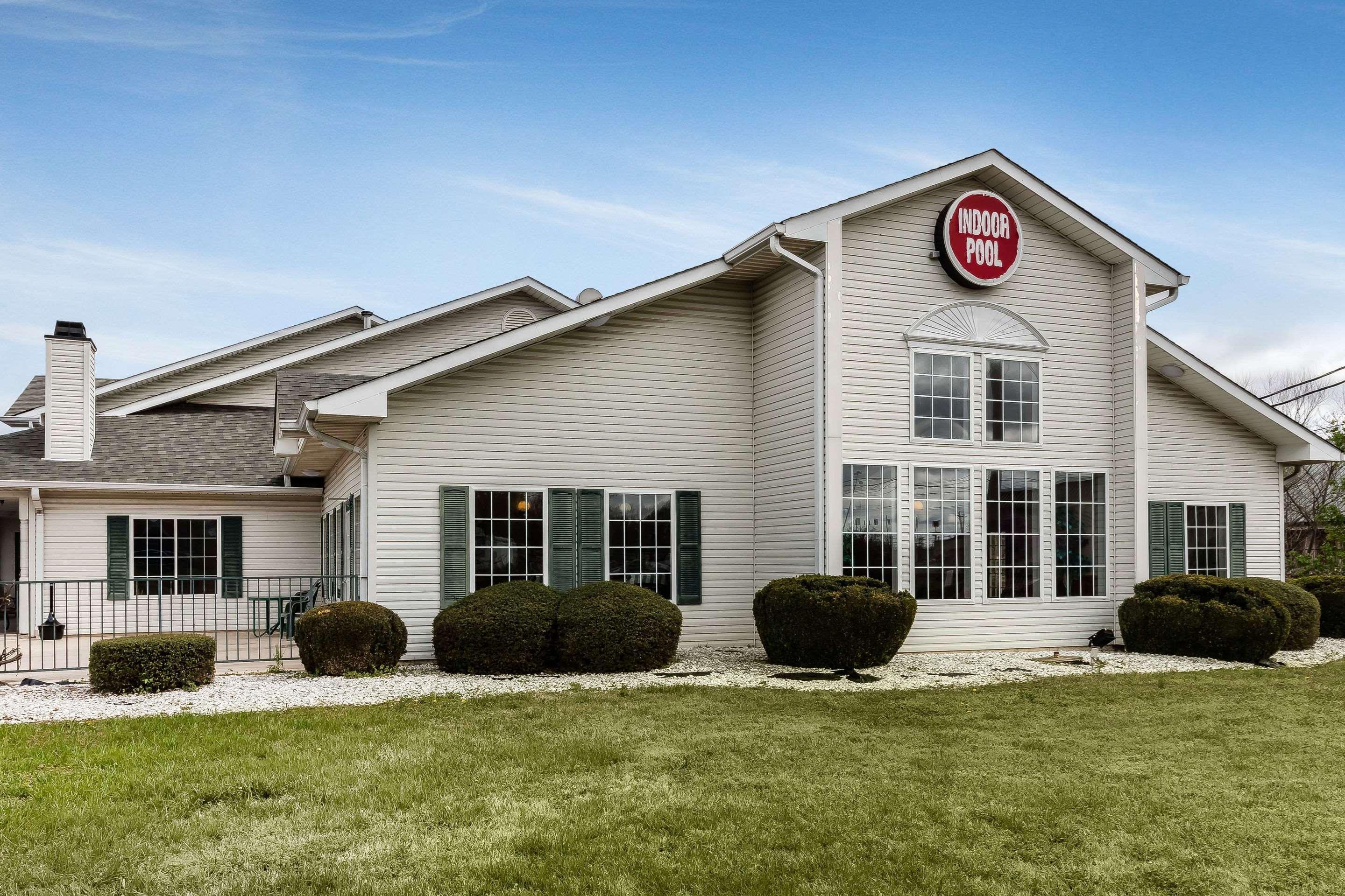 Econo Lodge Inn & Suites Dickson Exterior photo